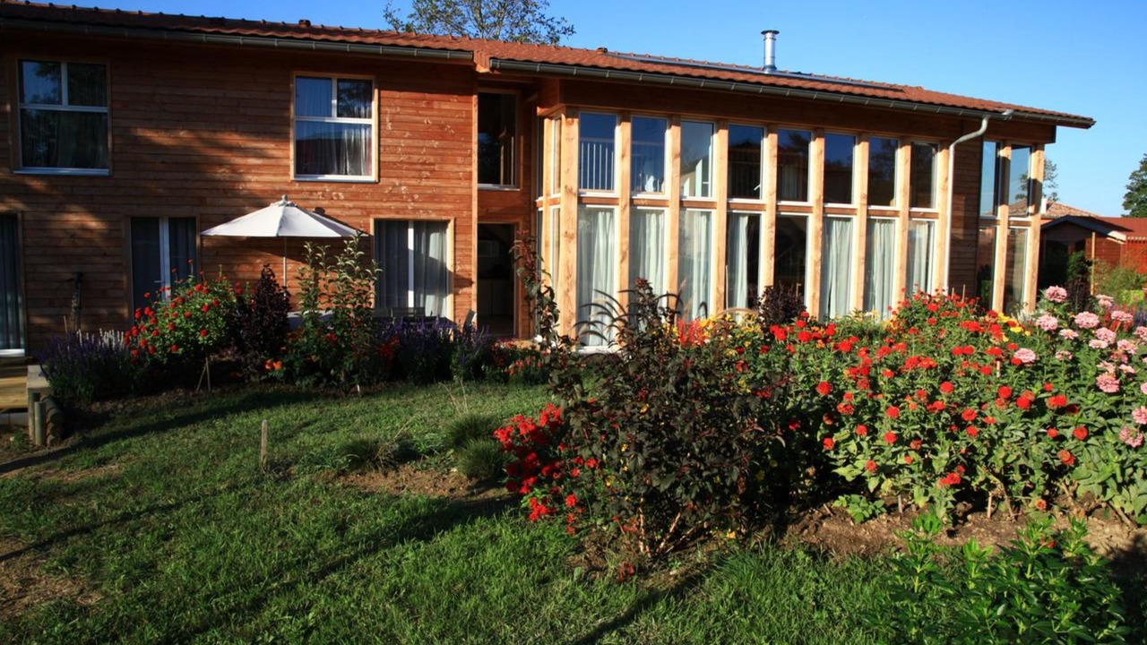 Photo of Outdoor in Neyron