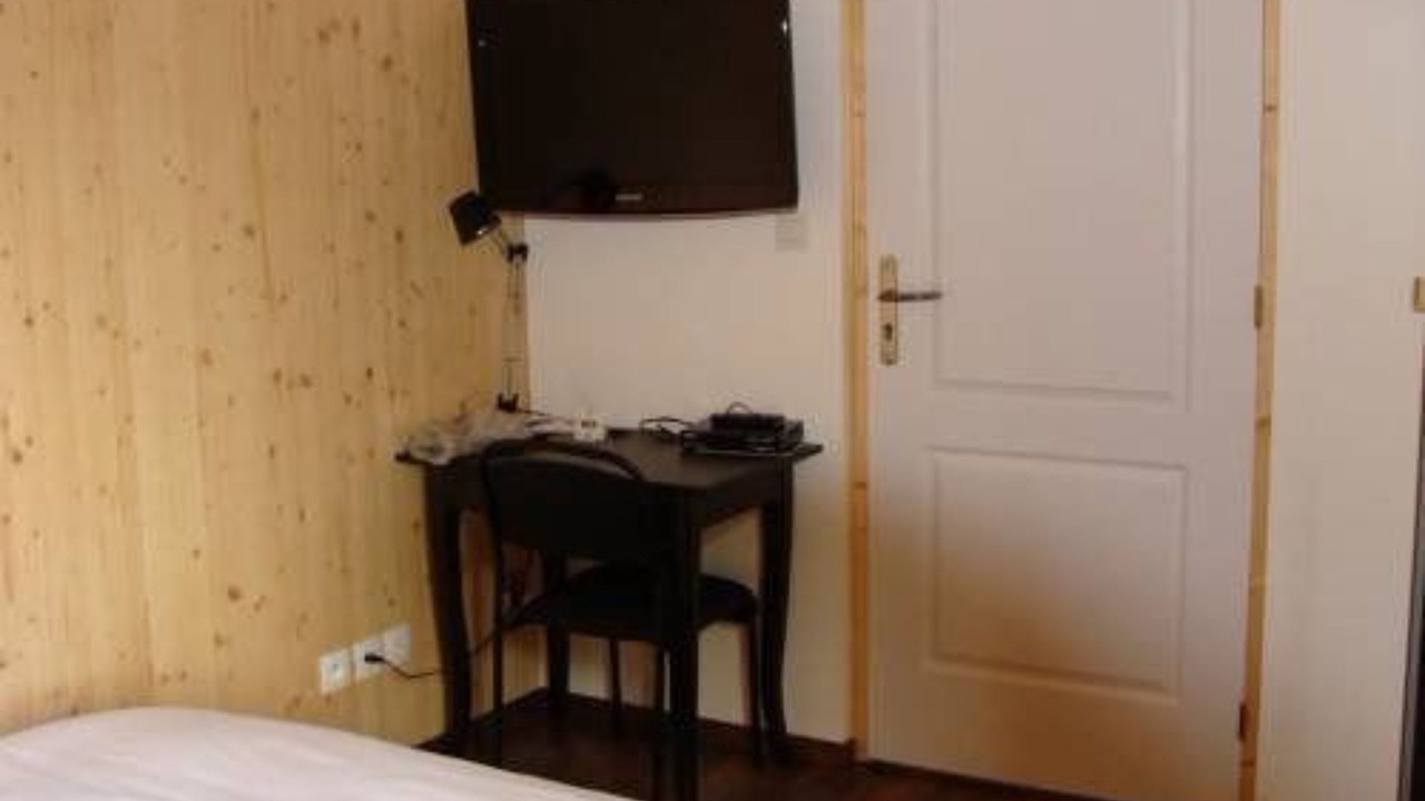 Photo of Others in Neyron