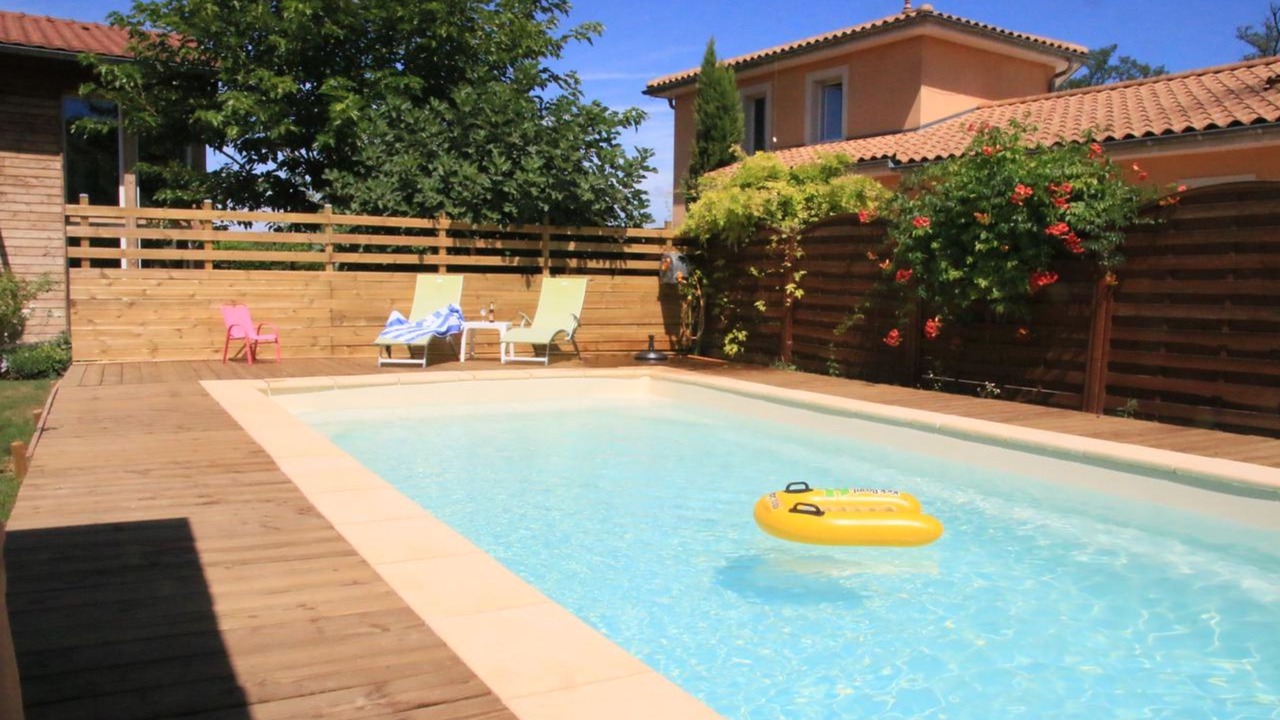 Photo of Outdoor in Neyron