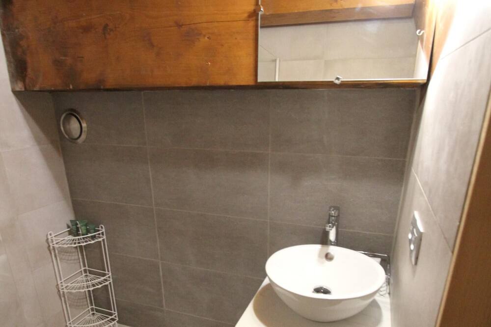 Photo of Bathroom in Arc-2000
