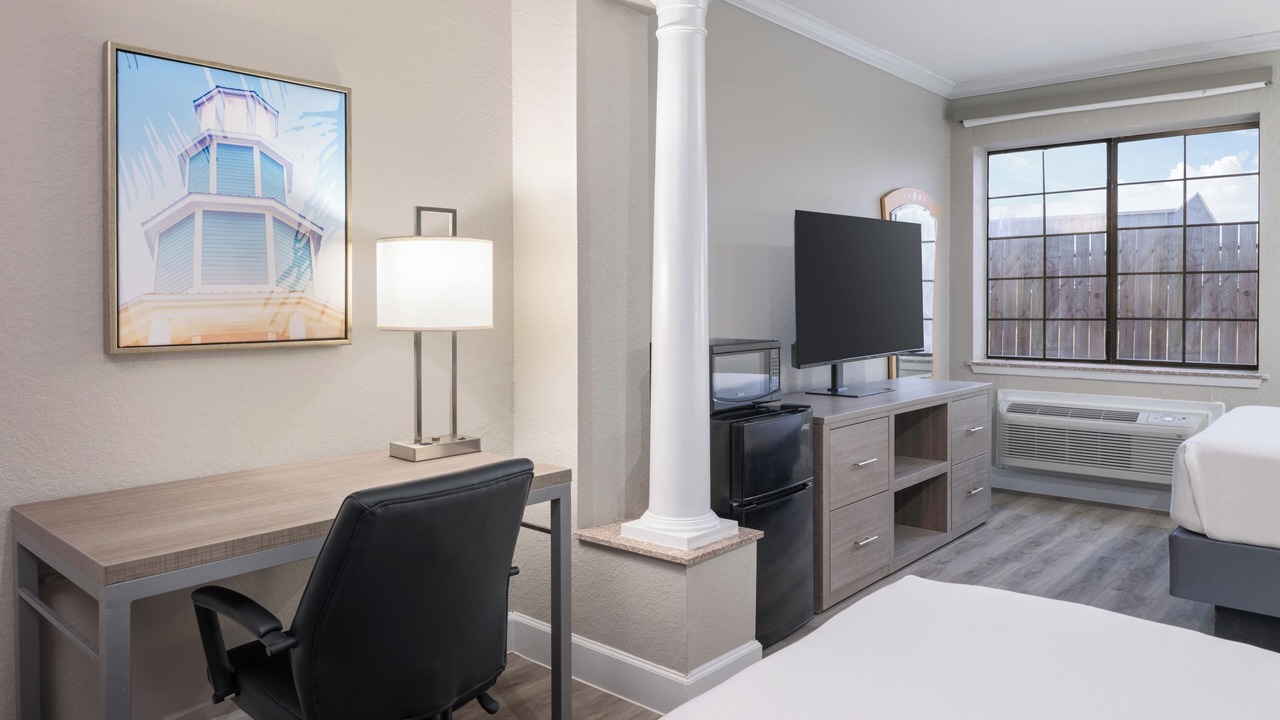 Photo of Bedroom in El Lago