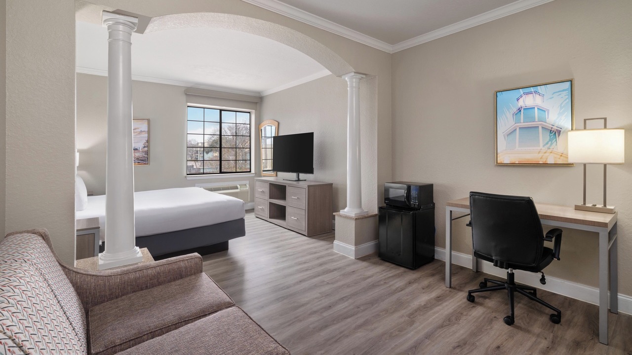 Photo of Bedroom in El Lago