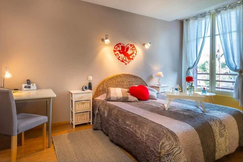 Photo of Bedroom in Meaulne-Vitray