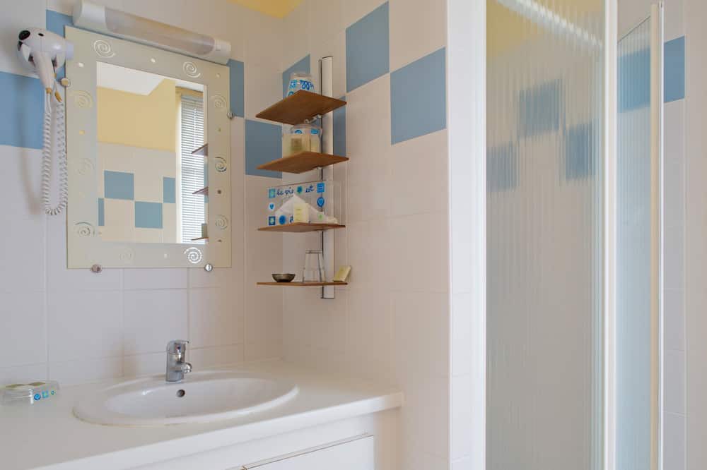 Photo of Bathroom in Meaulne-Vitray