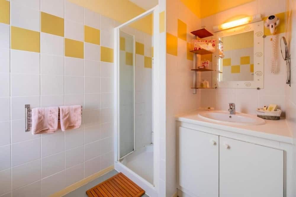 Photo of Bathroom in Meaulne-Vitray