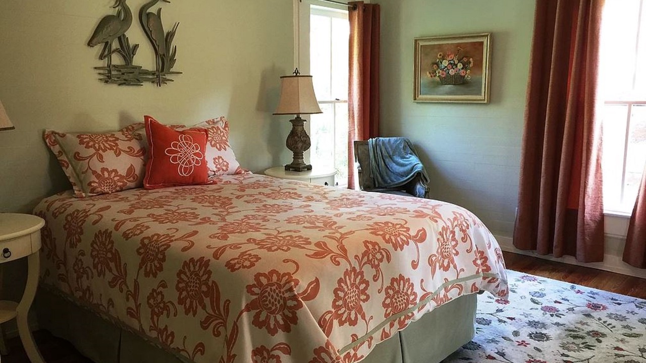 Photo of Bedroom in Brooksville