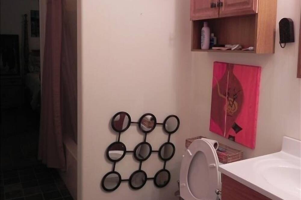 Photo of Bathroom in Cross Hill
