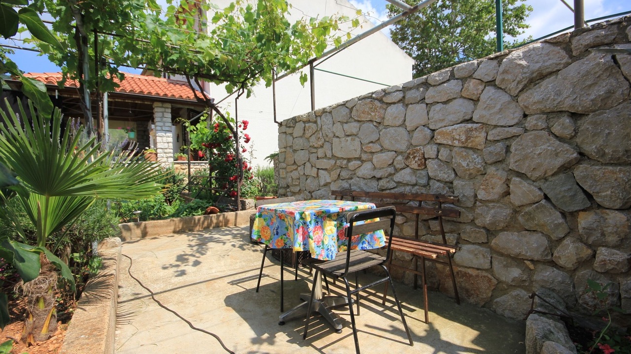 Photo of Outdoor in Cres