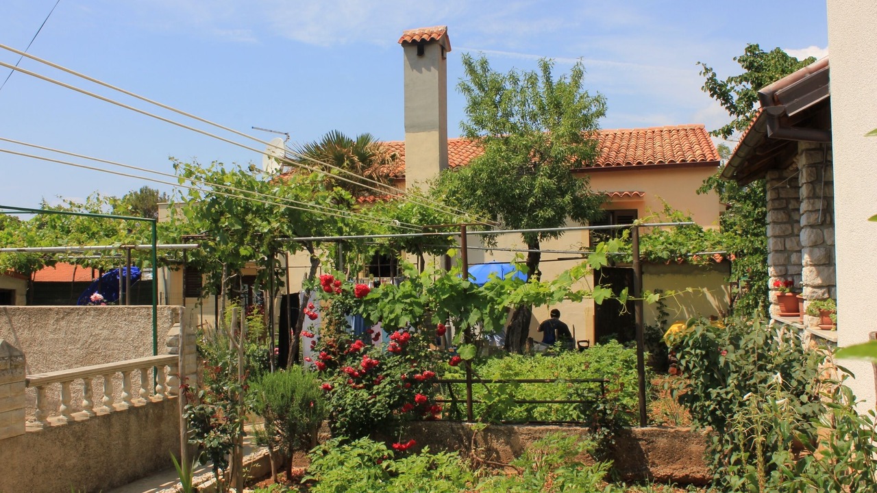 Photo of Outdoor in Cres