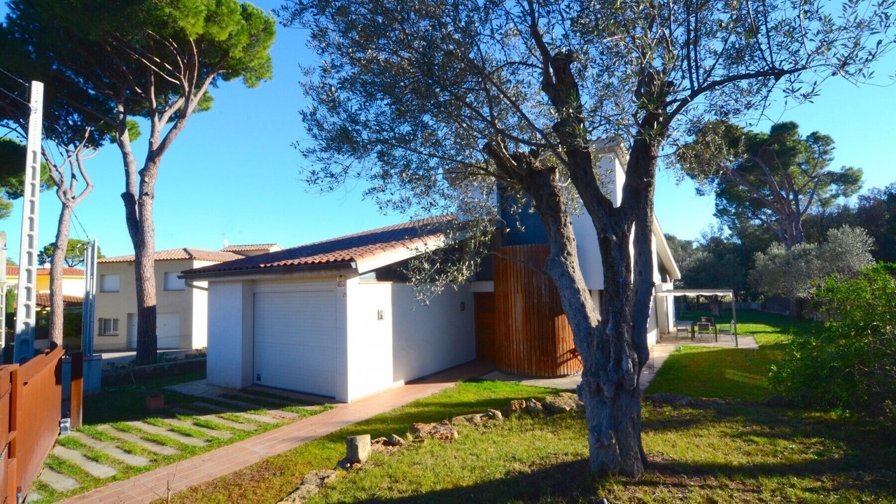 Photo of Outdoor in Pals