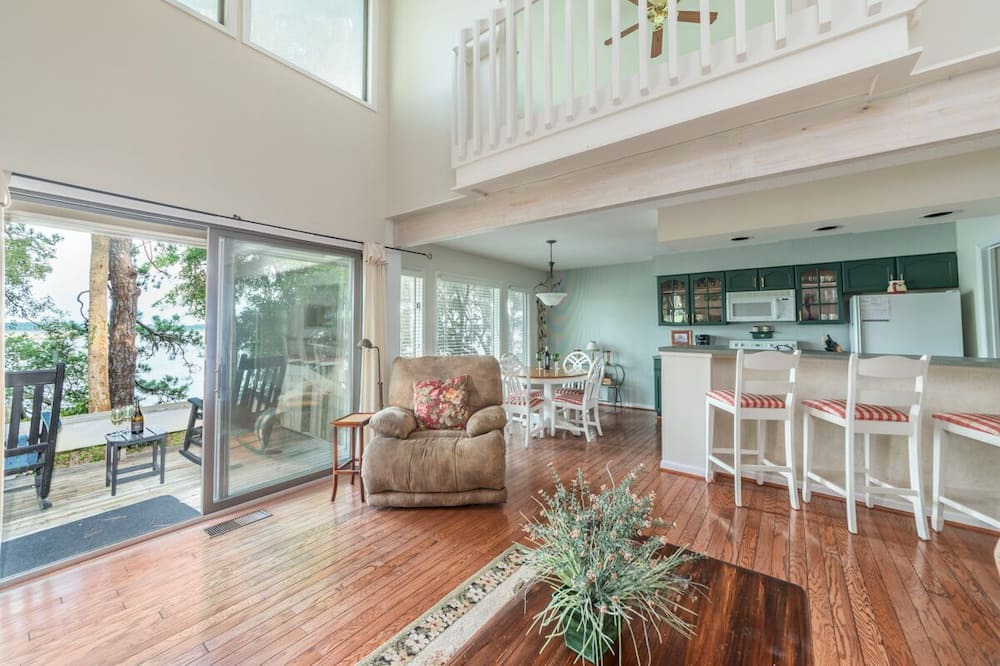 Photo of Livingroom in Dataw Island