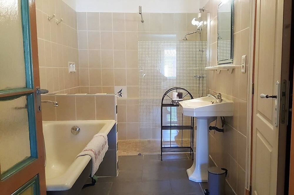 Photo of Bathroom in Ferrals-les-Corbieres