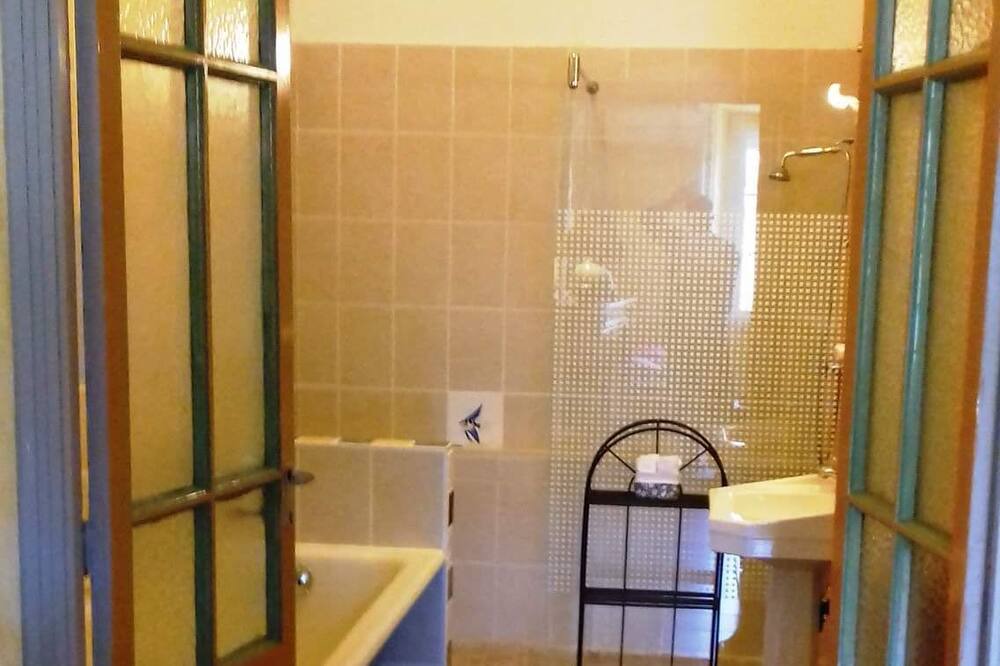 Photo of Bathroom in Ferrals-les-Corbieres