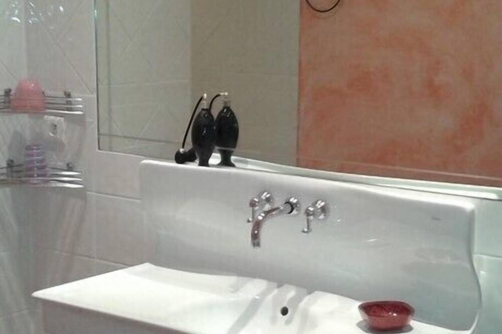 Photo of Bathroom in Ferrals-les-Corbieres