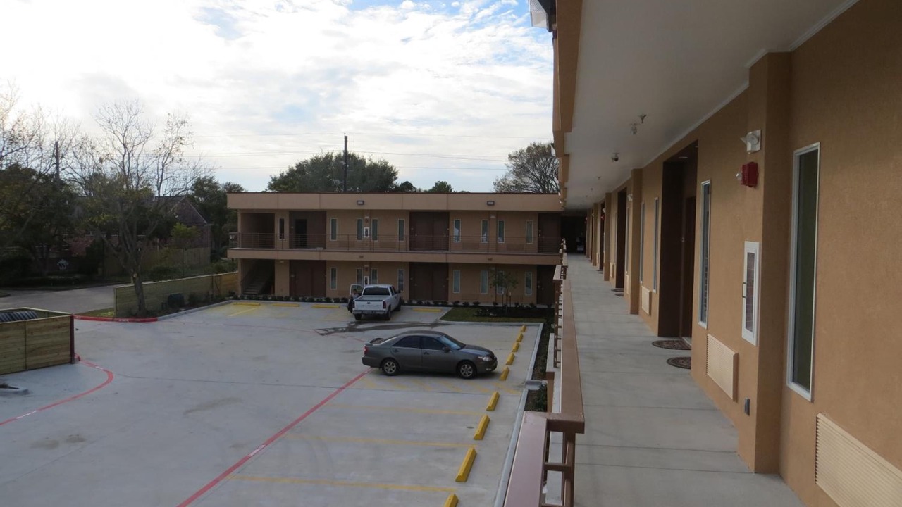 Photo of Outdoor in Clodine