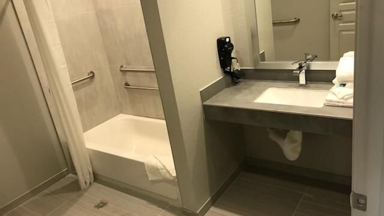 Photo of Bathroom in Clodine