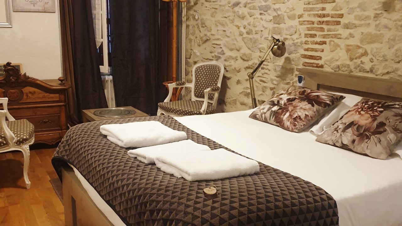 Photo of Bedroom in Saint-Amand-Montrond