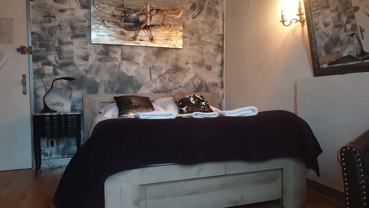 Photo of Bedroom in Saint-Amand-Montrond