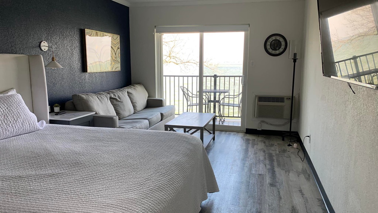 Photo of Bedroom in Clear Lake