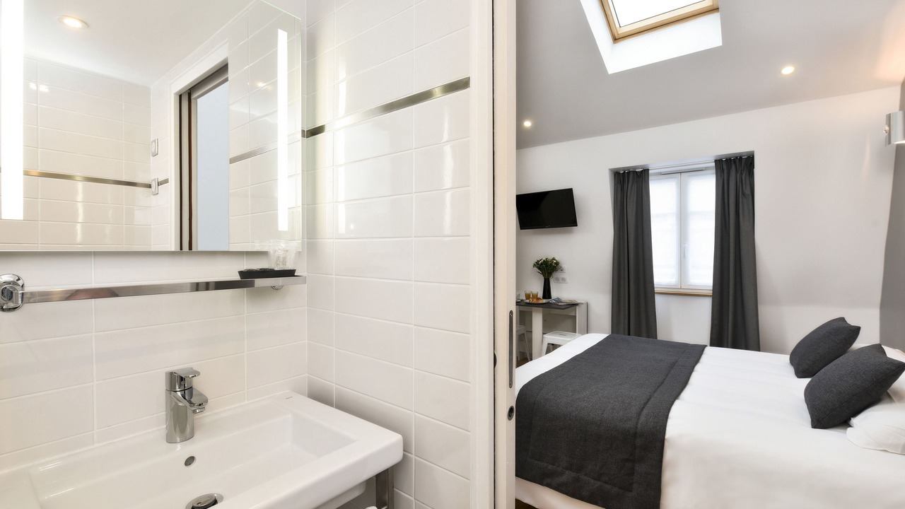 Photo of Bathroom in Quartier de l'Ecole-Militaire