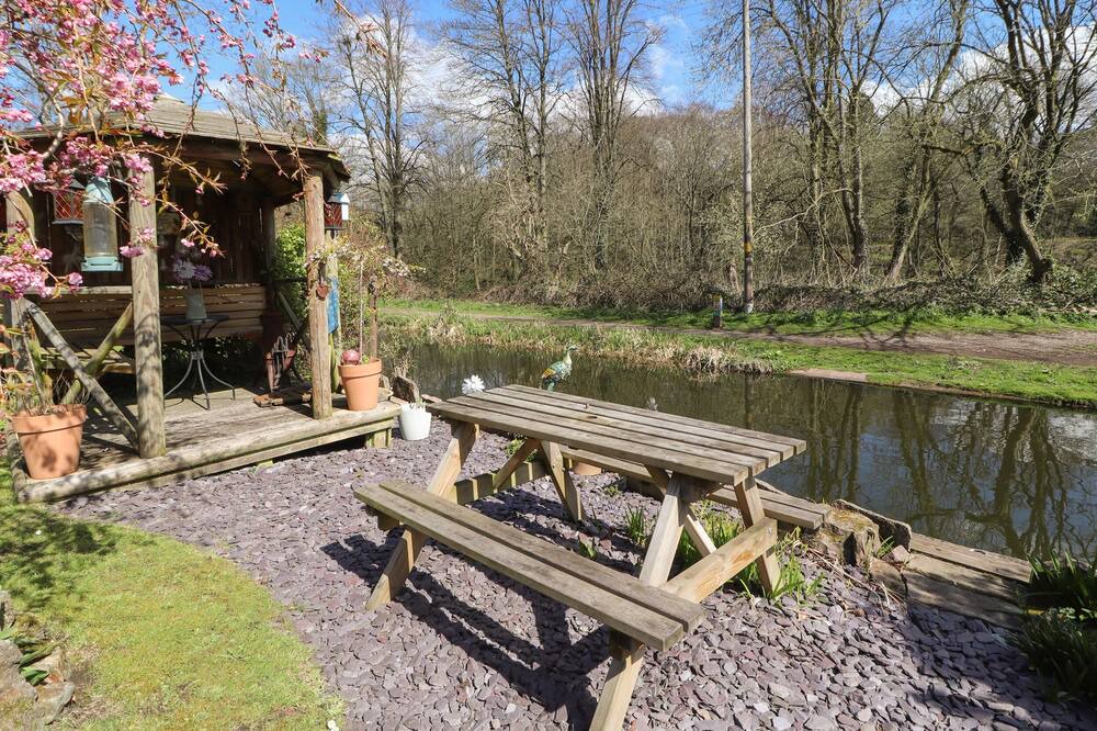 Photo of Outdoor in Leek