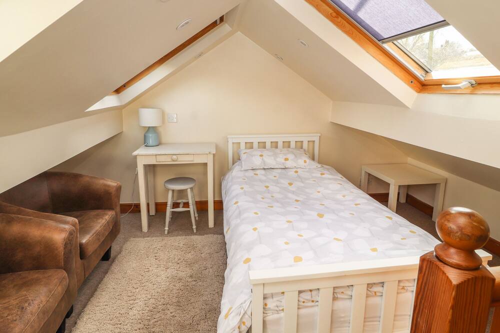 Photo of Others in Leek