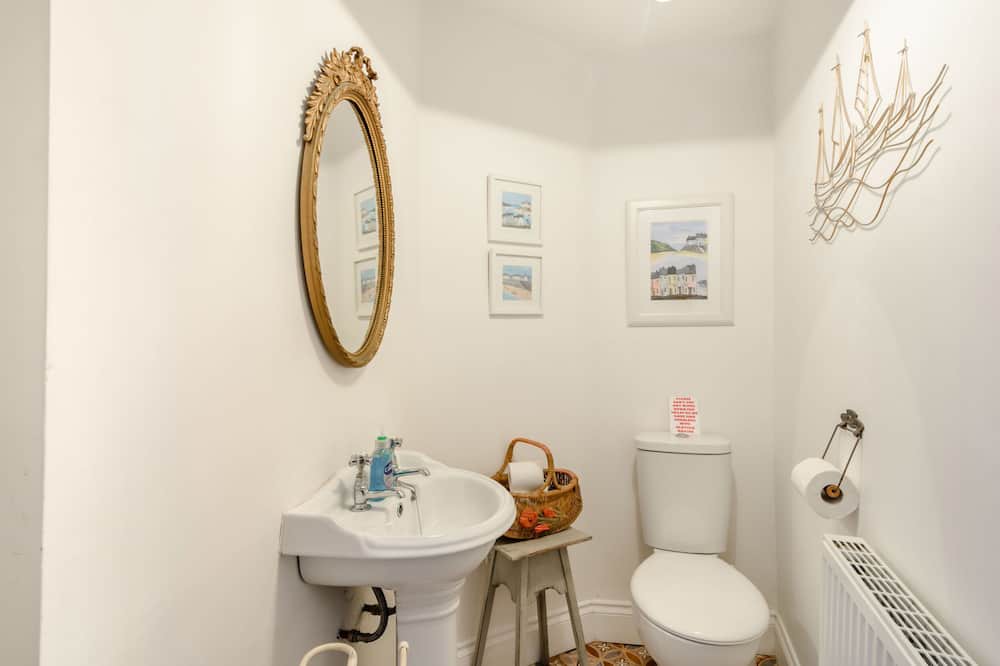 Photo of Bathroom in Whithorn