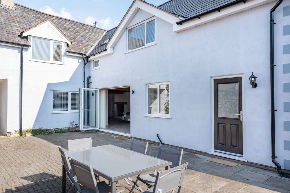 Photo of Patio Balcony in Ruthin