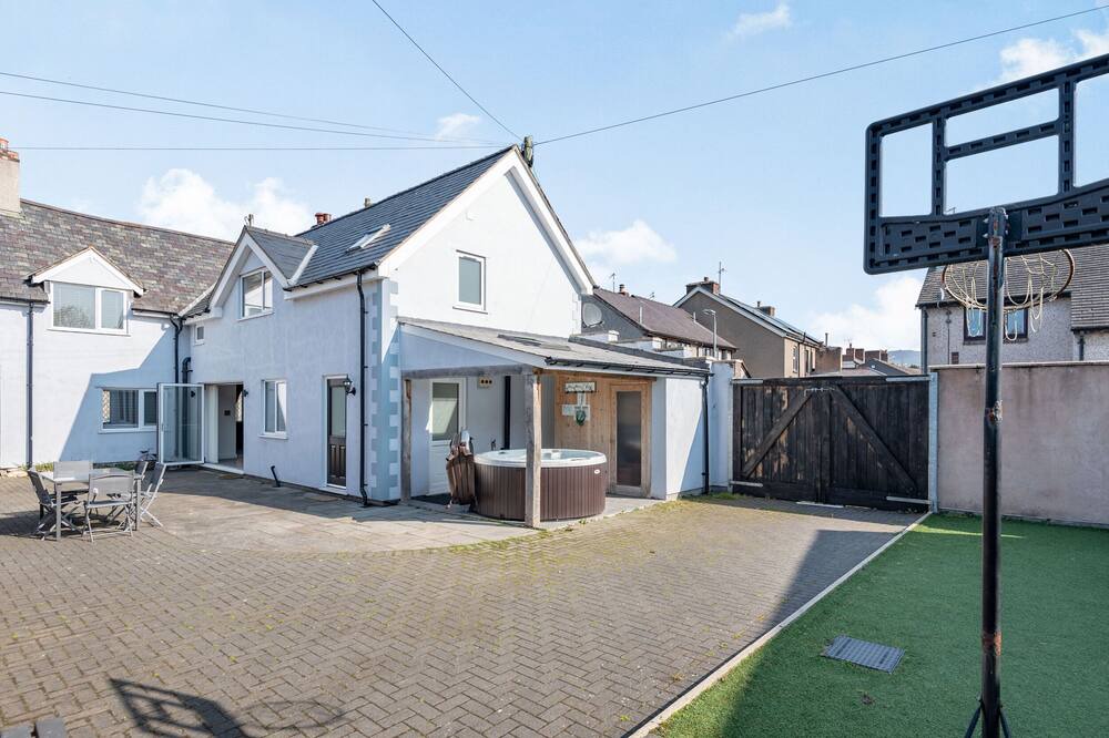 Photo of Others in Ruthin