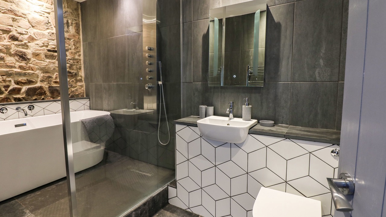 Photo of Bathroom in Littleham