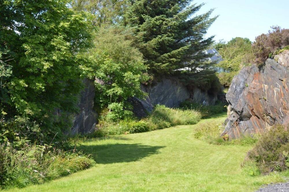 Photo of Others in Slate Islands