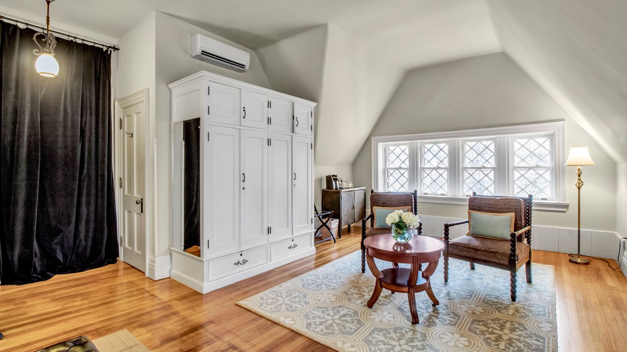 Photo of Others in Buffalo