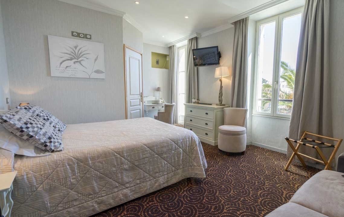 Photo of Bedroom in Bormes-Les-Mimosas
