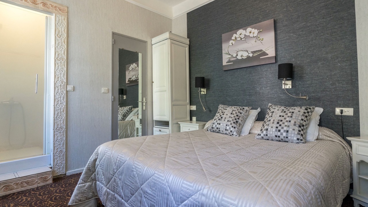 Photo of Bedroom in Bormes-Les-Mimosas