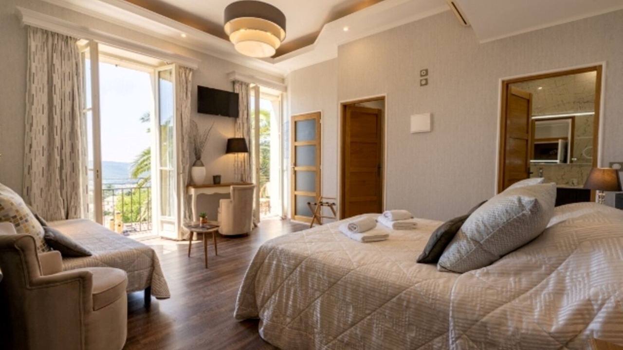 Photo of Bedroom in Bormes-Les-Mimosas