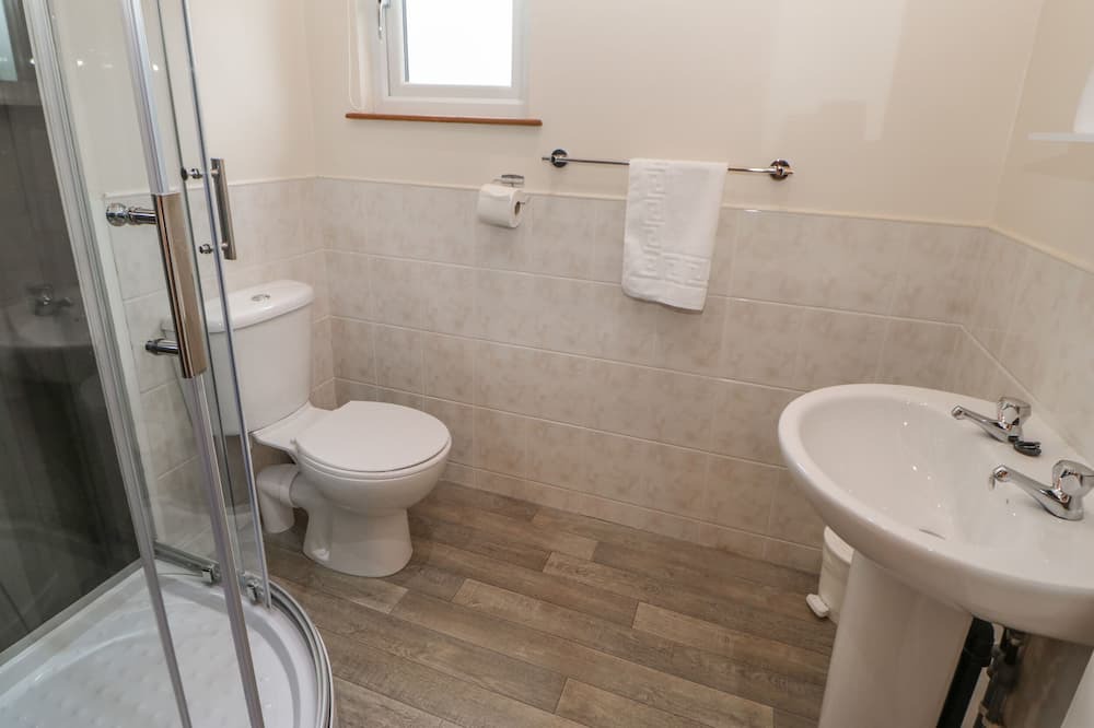 Photo of Bathroom in Kiplin