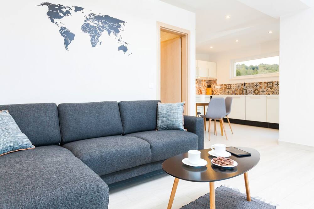 Photo of Livingroom in Potirna