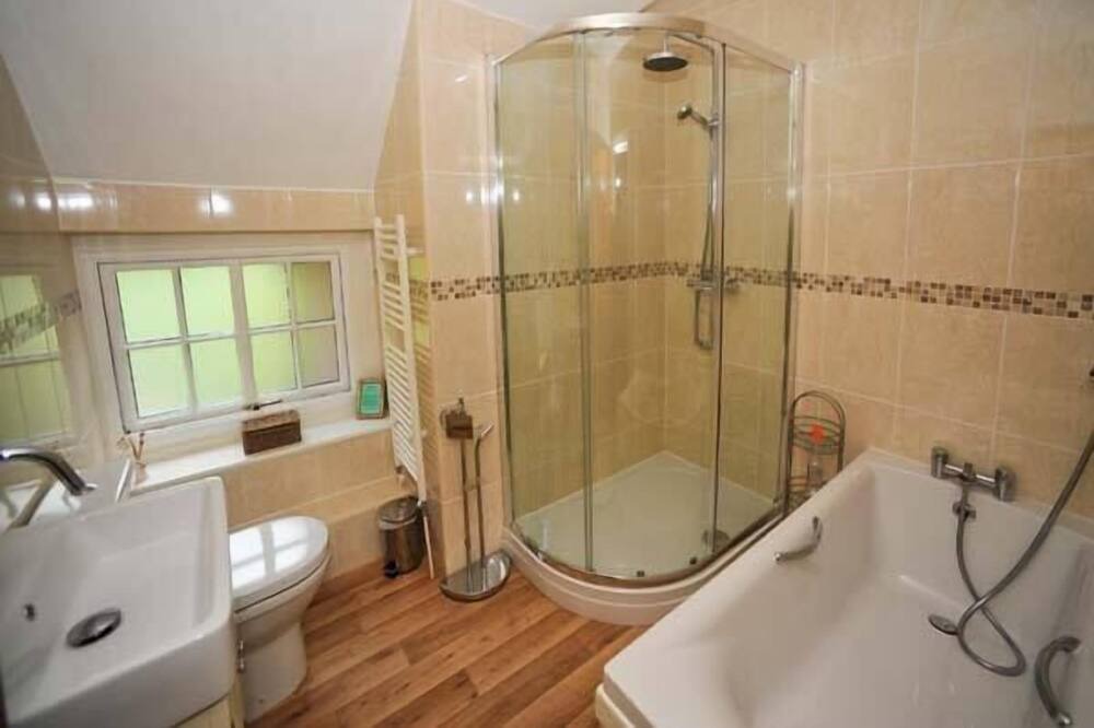 Photo of Bathroom in Leek