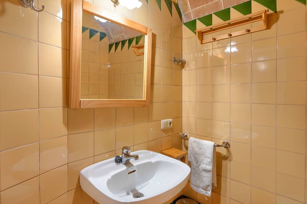Photo of Bathroom in Pontos