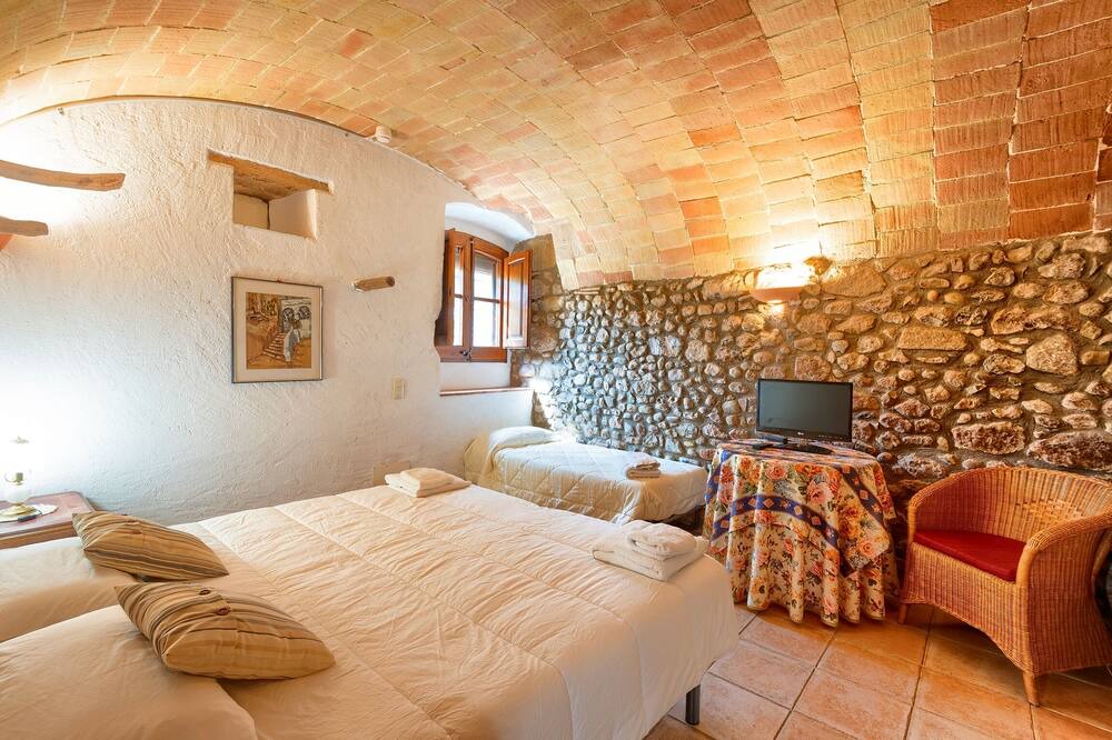 Photo of Bedroom in Pontos