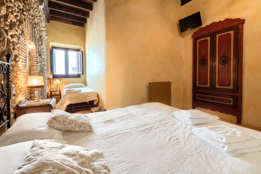 Photo of Bedroom in Pontos