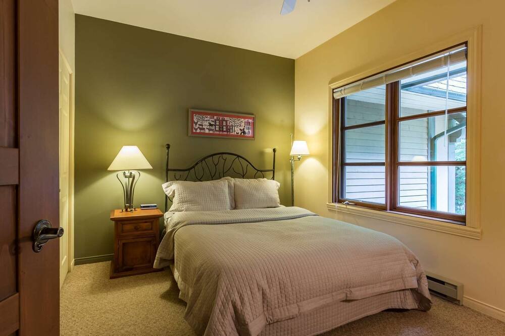 Photo of Bedroom in Mont-Tremblant