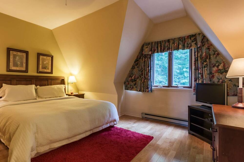 Photo of Bedroom in Mont-Tremblant