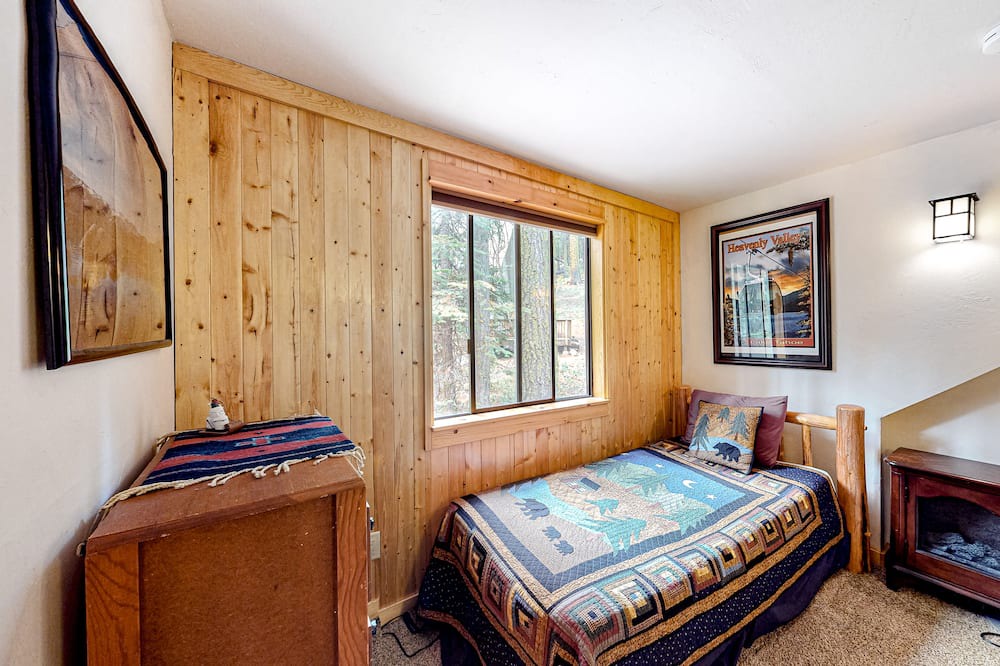 Photo of Others in Tahoe Pines
