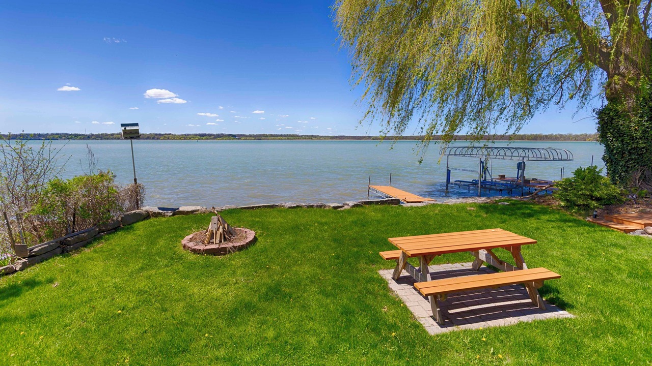 Photo of Outdoor in Cayuga