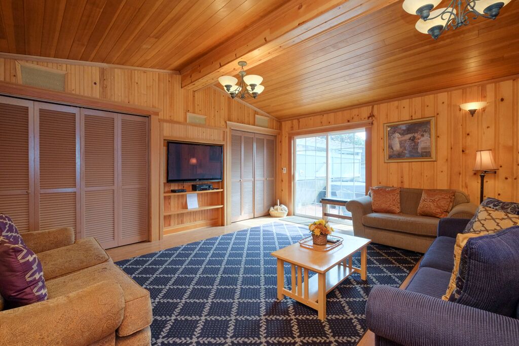 Photo of Livingroom in Roads End