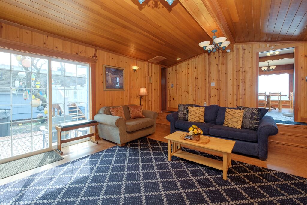 Photo of Livingroom in Roads End