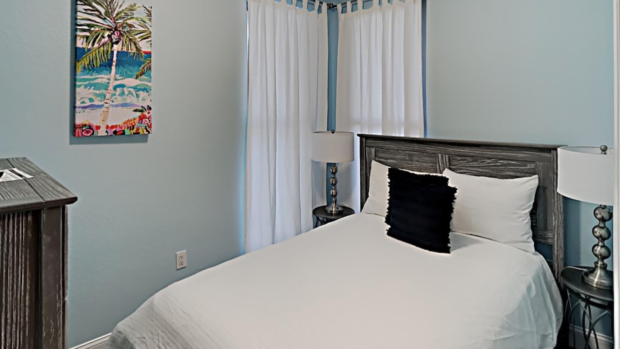 Photo of Bedroom in Pensacola Beach
