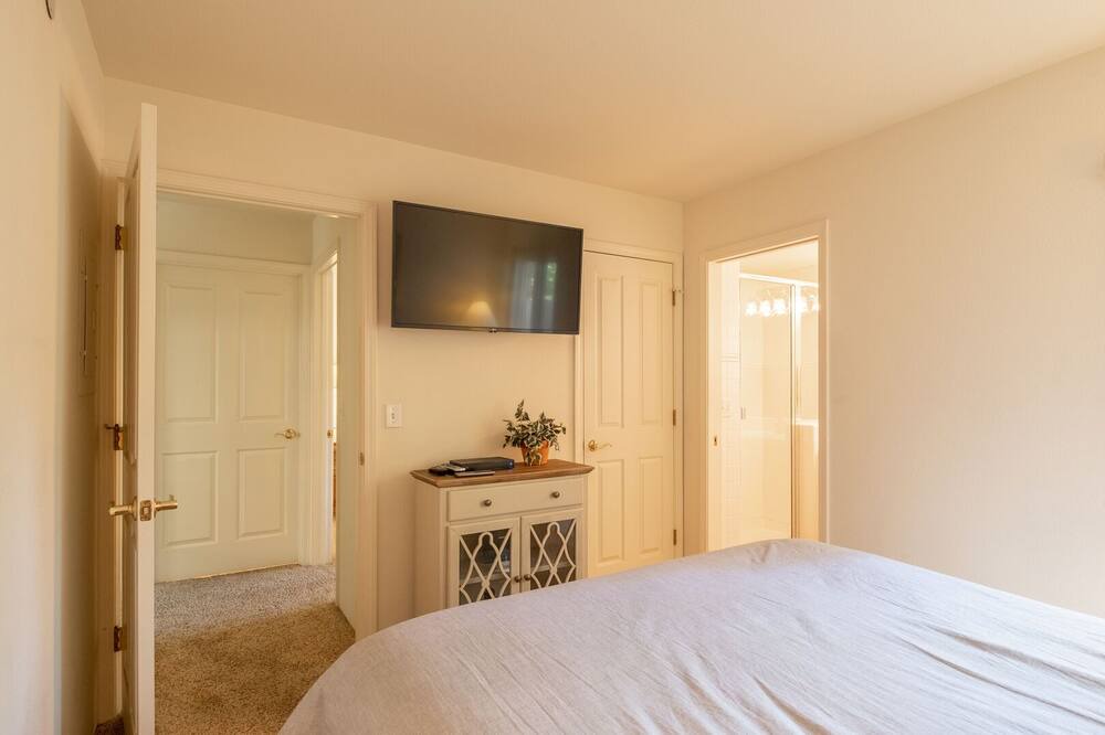 Photo of Bedroom in Kings Beach