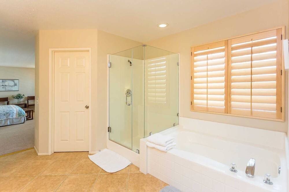 Photo of Bathroom in Lower Peters Canyon